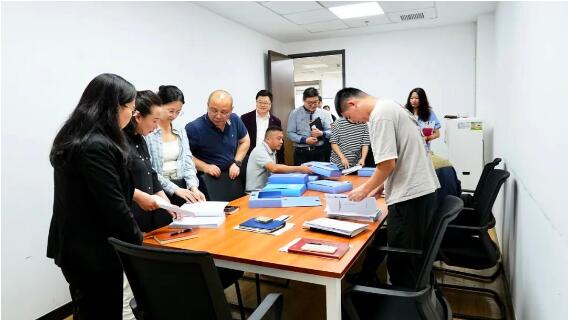 �ʰ��ɡ�(�й���)���޹�˾����