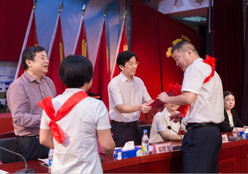 �ʰ��ɡ�(�й���)���޹�˾����