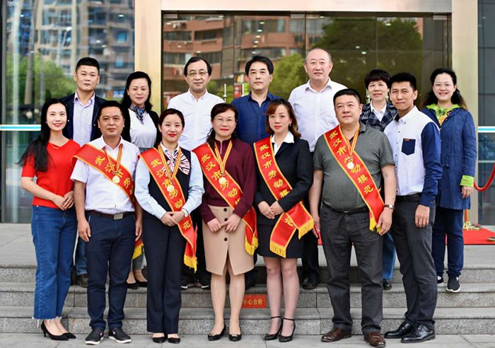 �ʰ��ɡ�(�й���)���޹�˾����